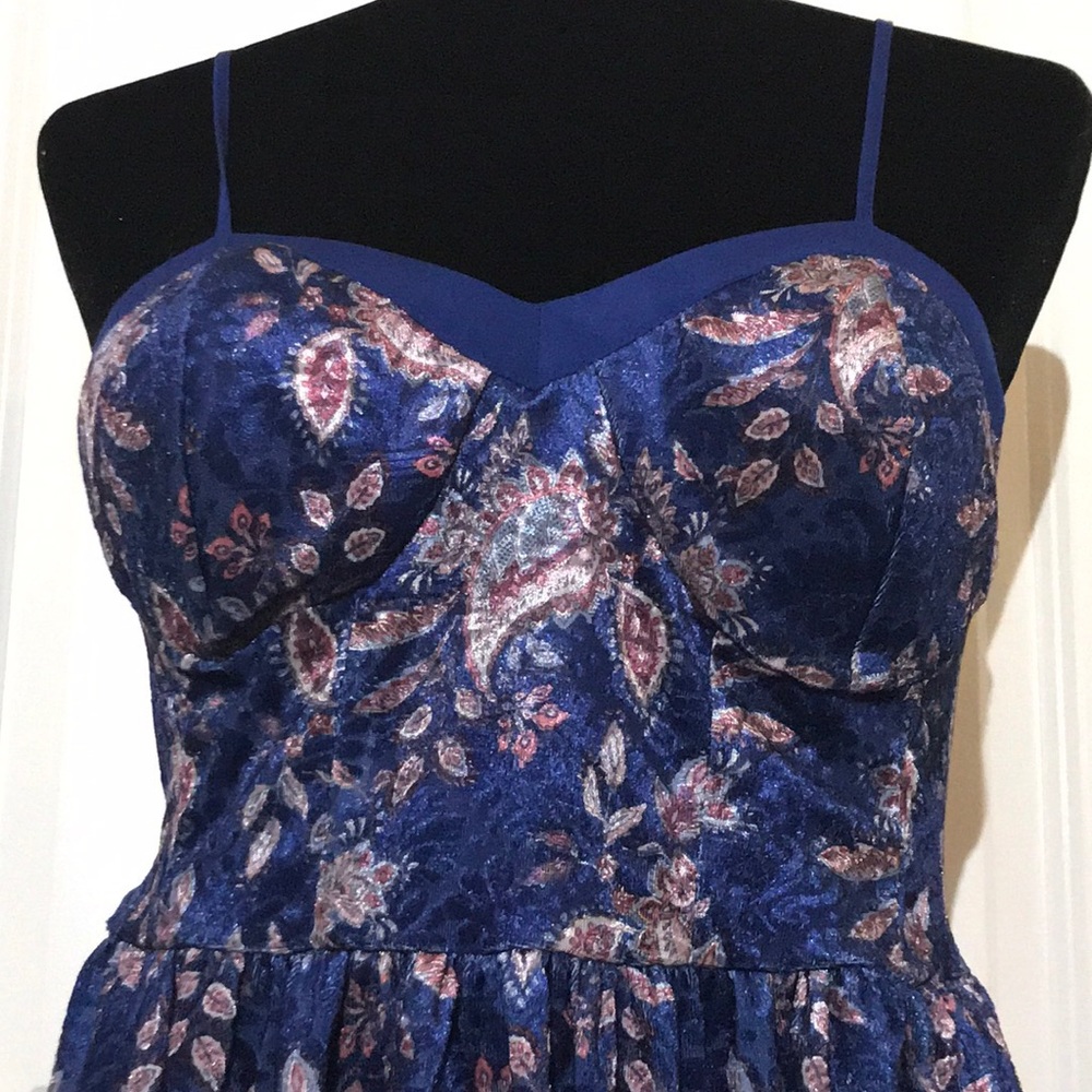 🦋Xhilaration Velvet Dress 🦋🦋 - Picture 3 of 5